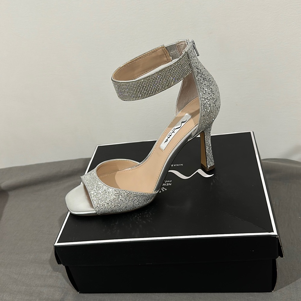 Nina Shoes heels NWOT